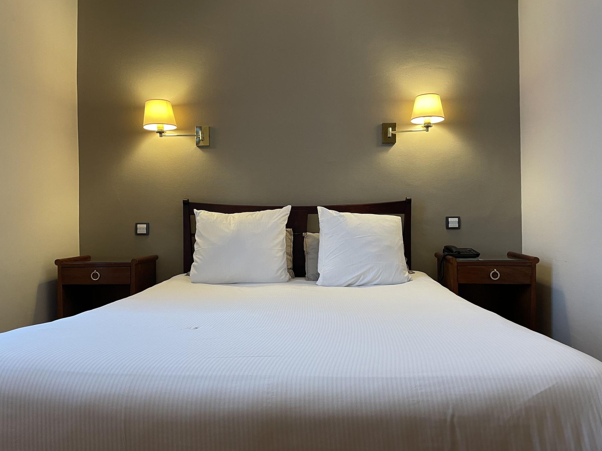 Hotel France Et Chateaubriand Сен Мало Екстериор снимка