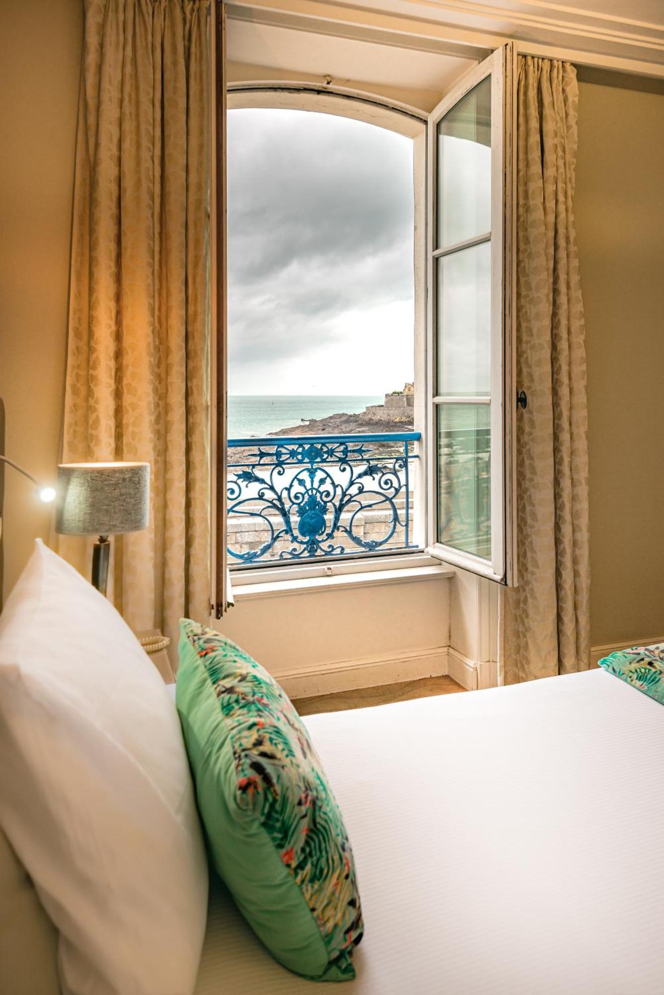 Hotel France Et Chateaubriand Сен Мало Екстериор снимка